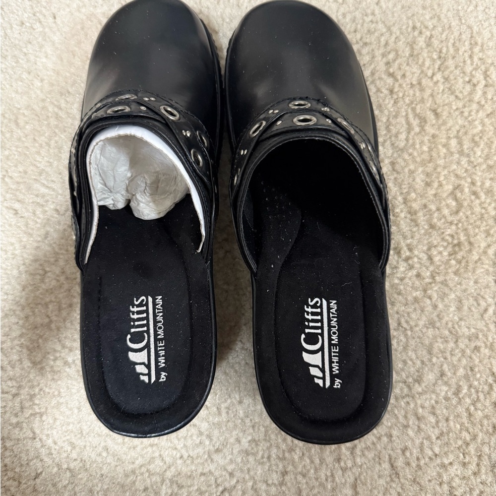 Cliffs by WHITE MOUNTAIN Black Slip-On Shoes